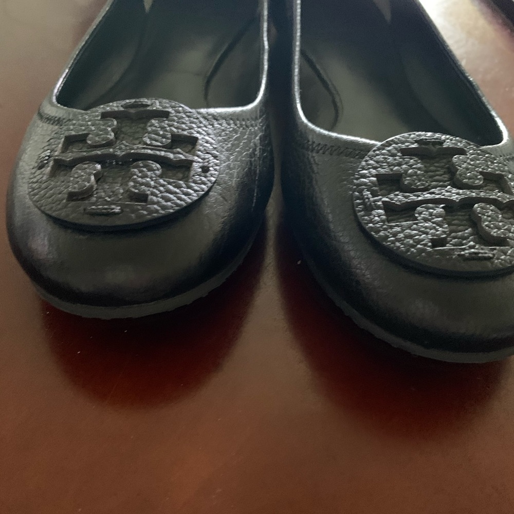 Tory Burch flats in black